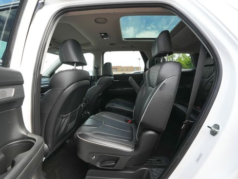 Used 2023 Hyundai Palisade Limited w/ Cargo Package AWD/4WD image 34