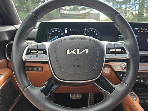 Certified 2025 Kia Telluride SX Prestige X-Line AWD/4WD image 16