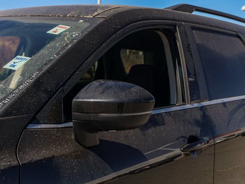 Used 2024 Nissan Pathfinder SV FWD image 12