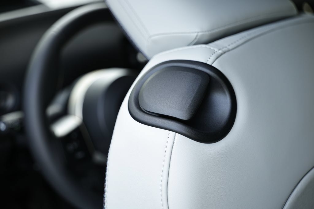 New 2026 MINI Cooper 2-Door Hardtop FWD image 23