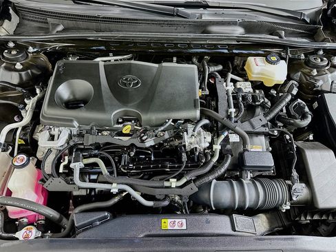 Used 2021 Toyota Camry LE image 28