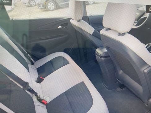 Used 2018 Chevrolet Bolt LT image 9