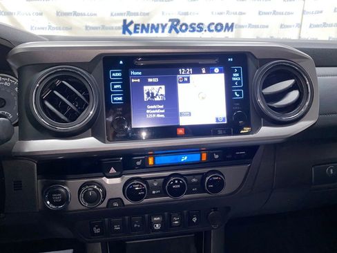 Used 2018 Toyota Tacoma Limited w/ Four Season Floor Mat Package image 22