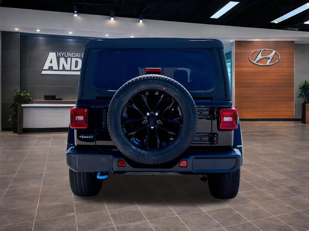 Used 2023 Jeep Wrangler Unlimited Sahara AWD/4WD image 12