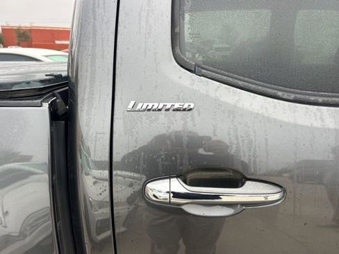 Used 2019 Toyota Tacoma Limited image 3