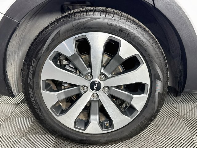 Used 2022 Kia Telluride EX w/ EX Premium Package FWD image 30