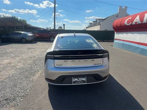 Used 2023 Toyota Prius Prime Premium image 7