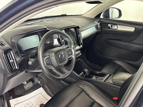 Used 2022 Volvo XC40 T5 Momentum AWD/4WD image 9