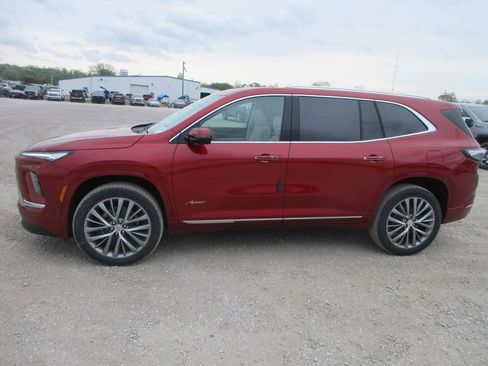 New 2026 Buick Enclave Avenir w/ Super Cruise Package AWD/4WD image 9