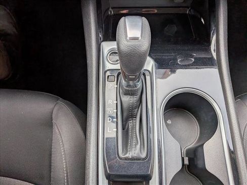 Used 2024 Nissan Altima 2.5 SV image 13