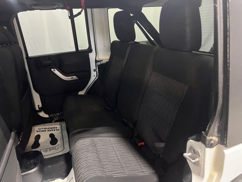 Used 2011 Jeep Wrangler Unlimited Rubicon w/ Trailer Tow Group AWD/4WD image 19
