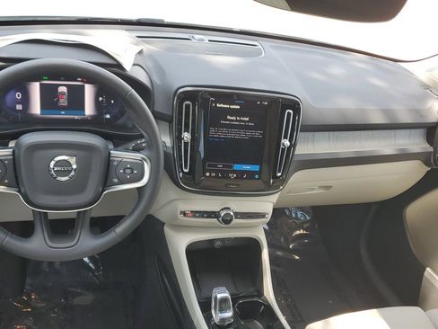 Used 2025 Volvo XC40 B5 Ultra w/ Protection Package AWD/4WD image 21
