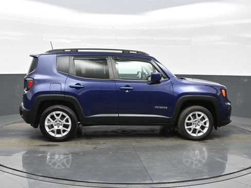 Used 2019 Jeep Renegade Latitude w/ Cold Weather Group image 7