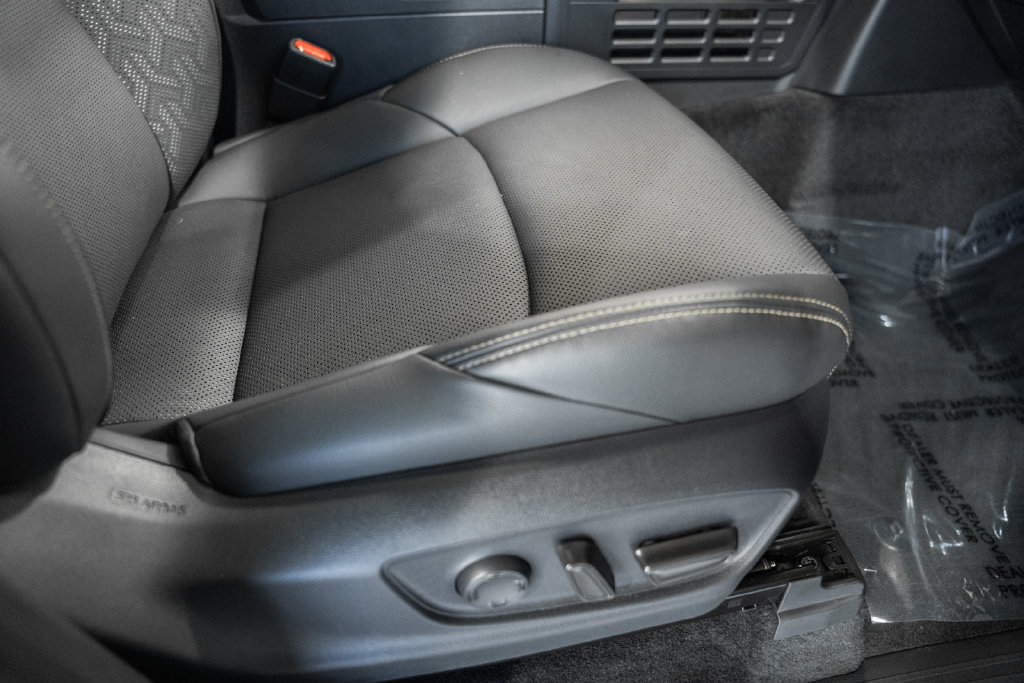 Certified 2025 Toyota Tacoma Limited AWD/4WD image 38