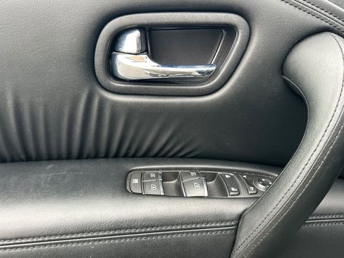 Used 2021 Nissan Armada SV image 12