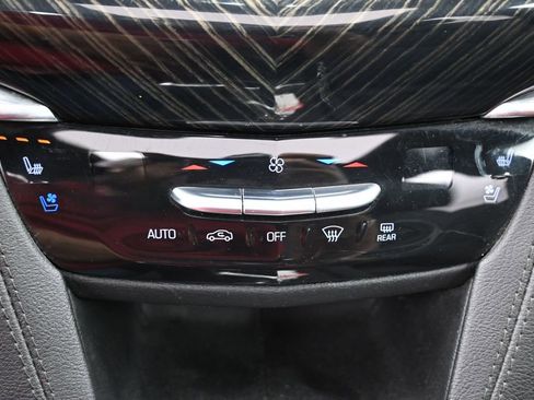 Used 2022 Cadillac XT6 Premium Luxury FWD image 21