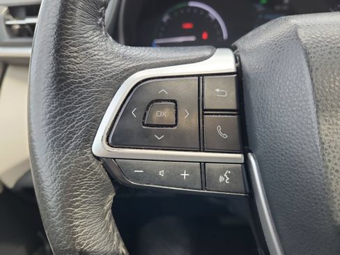 Used 2023 Toyota Sienna XLE AWD/4WD image 24