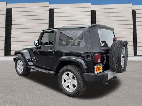 Used 2011 Jeep Wrangler Sahara w/ Connectivity Group AWD/4WD image 3