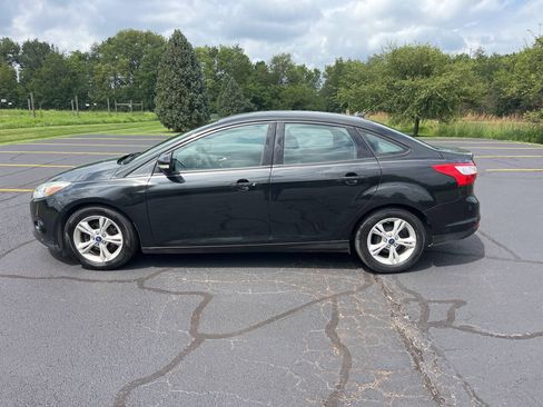 Used 2014 Ford Focus SE FWD image 2