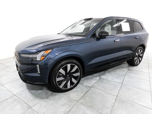 Used 2025 Volvo EX90 Ultra AWD/4WD image 3