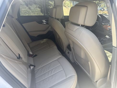 Used 2019 Audi A4 2.0T Premium w/ Convenience Package FWD image 10