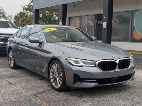 Used 2021 BMW 530i w/ Premium Package RWD image 3