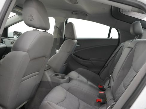 Used 2017 Chevrolet Volt LT w/ Comfort Package FWD image 13