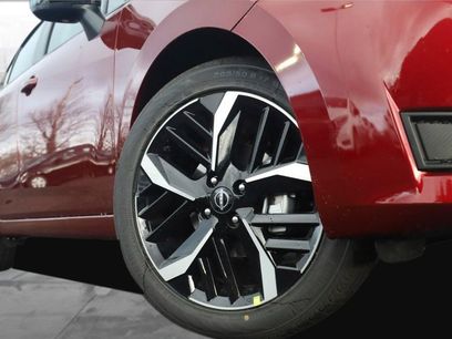 New 2025 Nissan Versa SR w/ Trunk Package