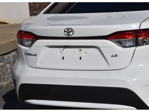 Used 2020 Toyota Corolla LE image 27