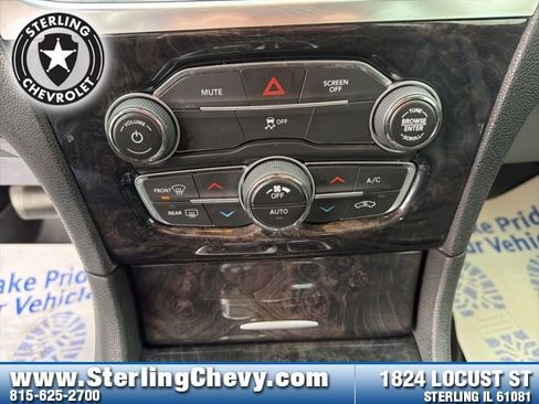 Used 2019 Chrysler 300 Limited image 21