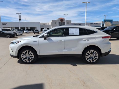 Used 2021 Toyota Venza XLE w/ Softex Package image 2