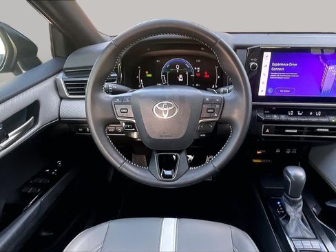 Used 2025 Toyota Camry SE w/ Multimedia Upgrade Package FWD image 6