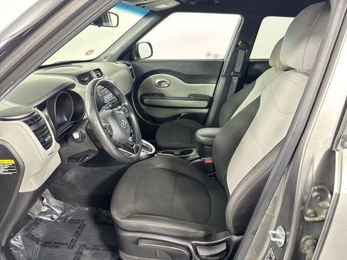Used 2017 Kia Soul w/ Convenience Package FWD image 18