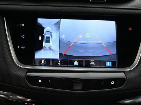 Used 2022 Cadillac XT5 Premium Luxury w/ Technology Package AWD/4WD image 19