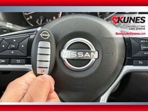 Used 2024 Nissan Altima 2.5 SR FWD image 41