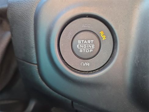 Used 2021 Jeep Gladiator Willys image 22