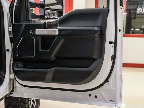 Used 2019 Ford F250 Lariat w/ Lariat Value Package image 43