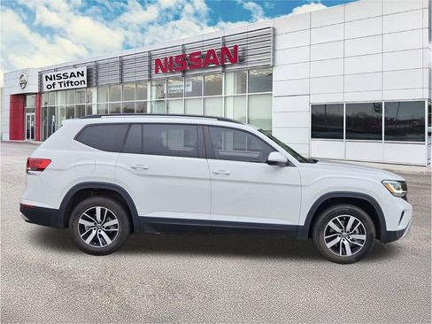 Used 2023 Volkswagen Atlas SE image 3