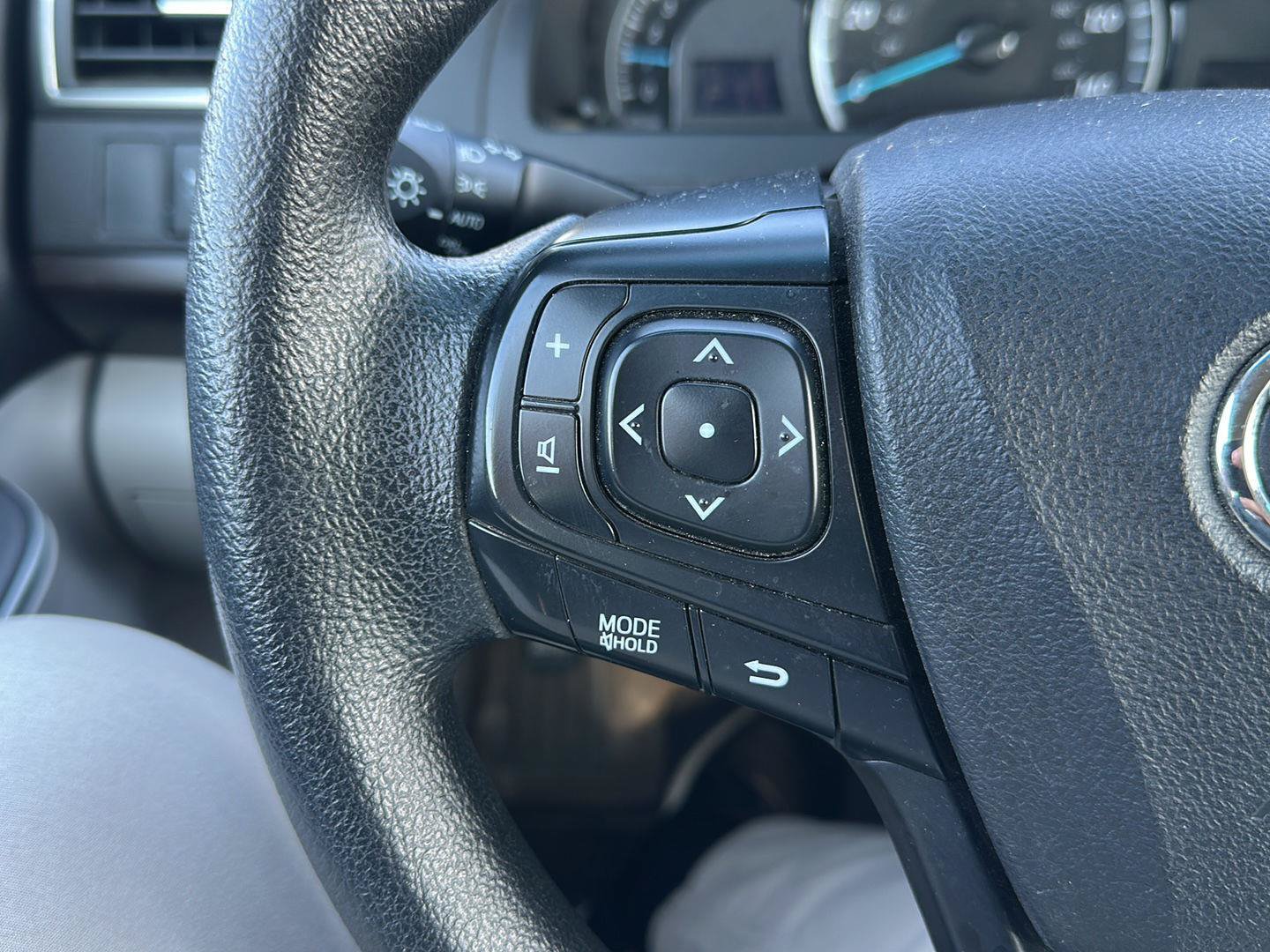 Used 2015 Toyota Camry LE FWD image 15