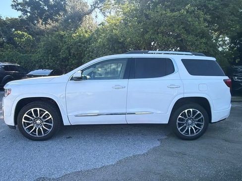 Used 2022 GMC Acadia Denali w/ Denali Ultimate Package FWD image 2