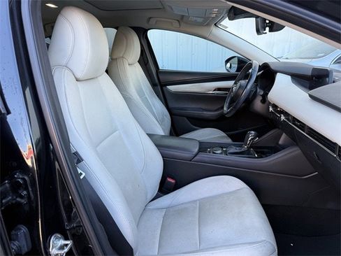 Used 2019 MAZDA MAZDA3 Sedan w/ Premium Package image 29