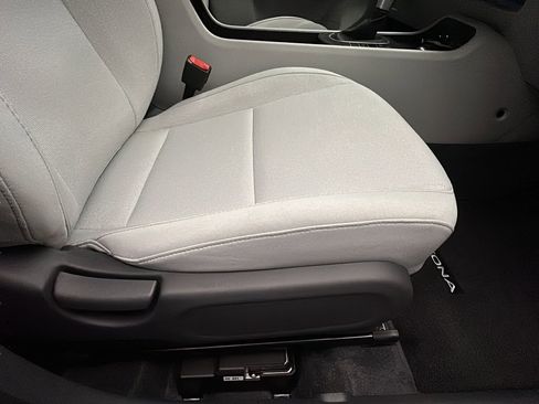 Certified 2025 Hyundai Kona SE image 16