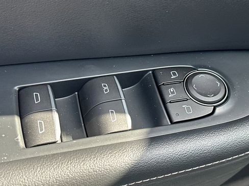 Used 2025 Buick Enclave Sport Touring FWD image 24