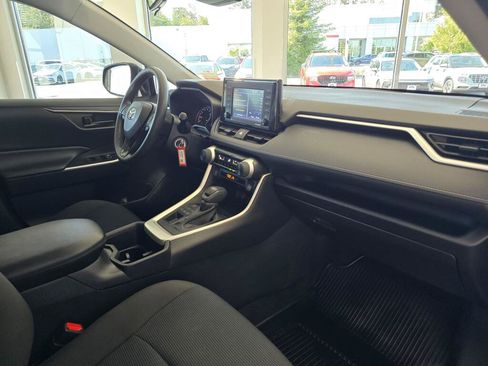 Used 2022 Toyota RAV4 LE AWD/4WD image 42