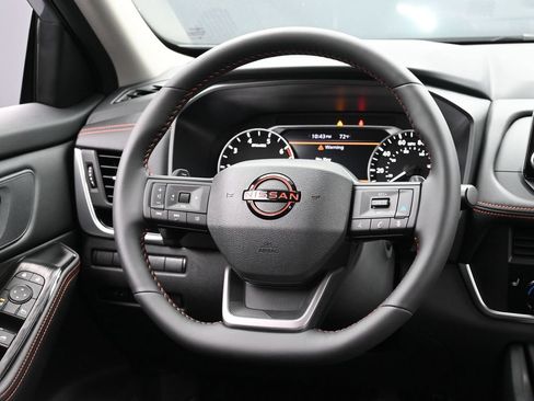 Used 2025 Nissan Rogue SV AWD/4WD image 14