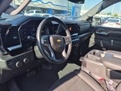 Used 2023 Chevrolet Silverado 1500 LT w/ Z71 Off-Road Package AWD/4WD image 16