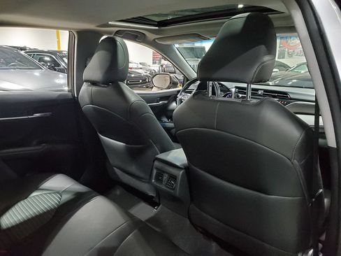 Used 2018 Toyota Camry SE w/ Audio Package FWD image 21