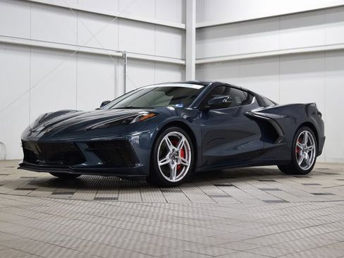 Used 2020 Chevrolet Corvette Stingray Preferred Cpe w/ 2LT Preferred Equipment Group image 3