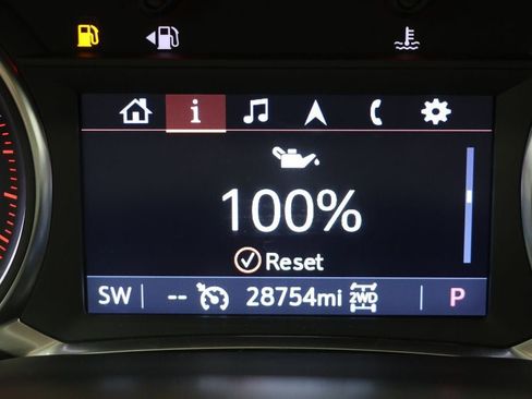 Used 2023 GMC Acadia SLT w/ Elevation Edition image 18