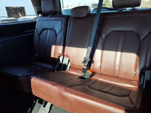Used 2024 Ford Expedition Limited AWD/4WD image 16